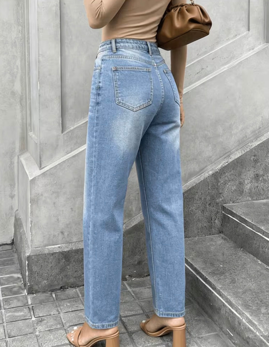 STRAIGHT LEG JEANS